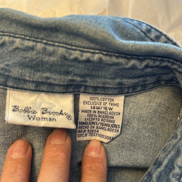 BOBBIE BROOKS Denim Button-Down Christmas ornament present poinsettia Jean shirt - Picture 7 of 15